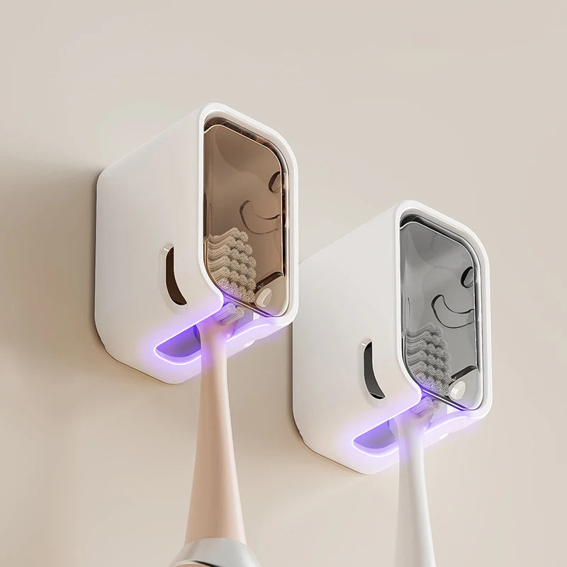 BrushCap | מעמד קיר למברשות שיניים עם מכסה